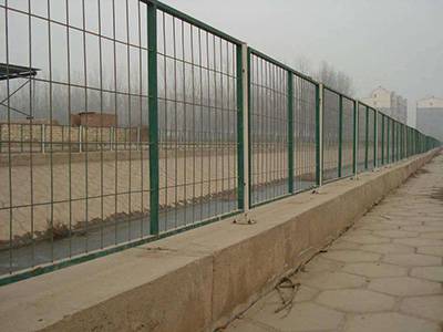 圈地護欄網(wǎng)